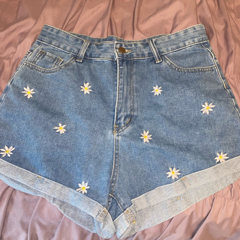 Size L (8-10) women’s jean shorts